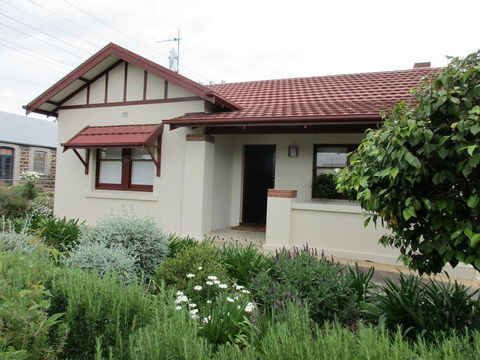 Mataro Cottage - Southport Accommodation 0