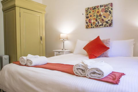 Mataro Cottage - Southport Accommodation 14