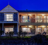Angaston House - Southport Accommodation