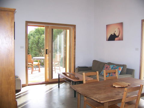 Mallee Bark Retreat - Southport Accommodation 5