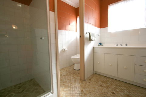 Lake Edge Apartments - Southport Accommodation 9
