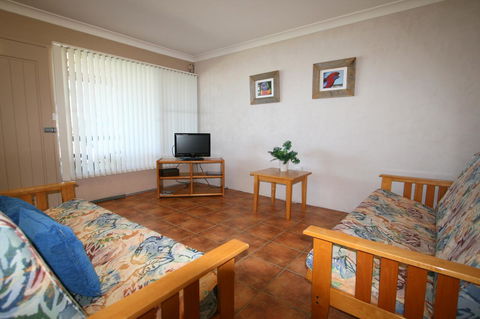Lake Edge Apartments - Southport Accommodation 15
