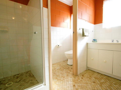 Lake Edge Apartments - Southport Accommodation 25