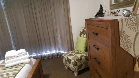 Jacaranda Homestay - Accommodation Southport 10