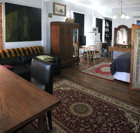 Wallace Lodge - Southport Accommodation