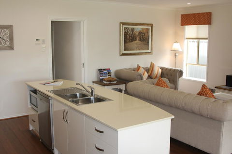 C And C Tanunda - Southport Accommodation 12