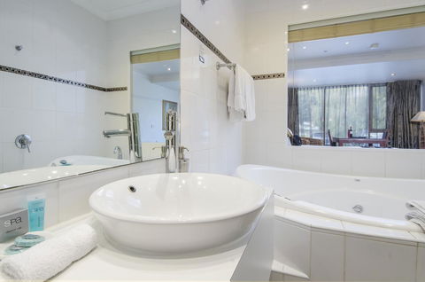 The Commodore - Southport Accommodation 43