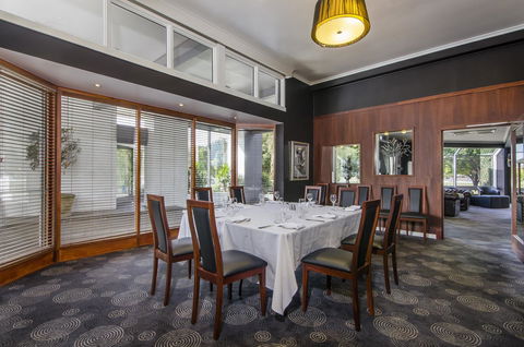 The Commodore - Southport Accommodation 4