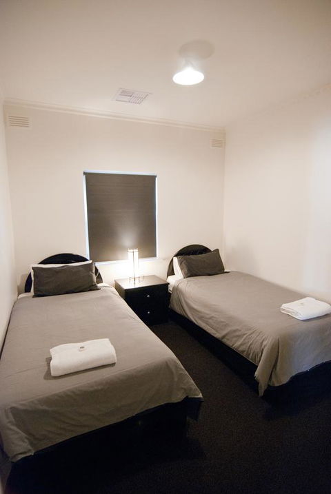 The Commodore - Southport Accommodation 18