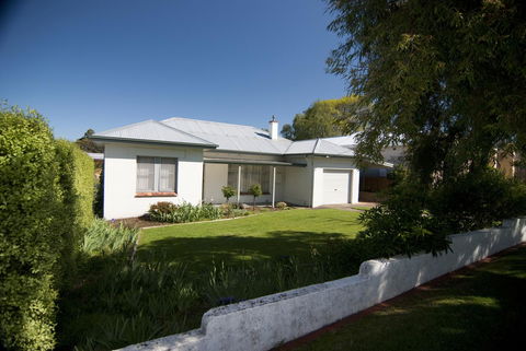 The Commodore - Southport Accommodation 20