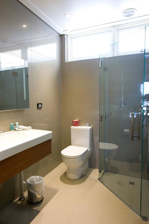 The Commodore - Southport Accommodation 36