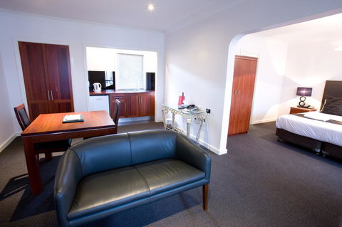 The Commodore - Southport Accommodation 32