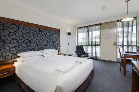 The Commodore - Southport Accommodation 41