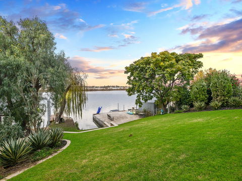 Muse On The Murray - Southport Accommodation 11