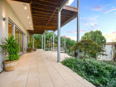 Muse On The Murray - Southport Accommodation 31