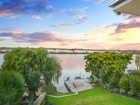 Muse On The Murray - Southport Accommodation 18
