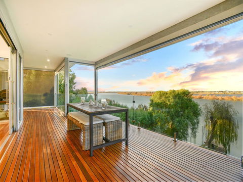 Muse On The Murray - Southport Accommodation 28