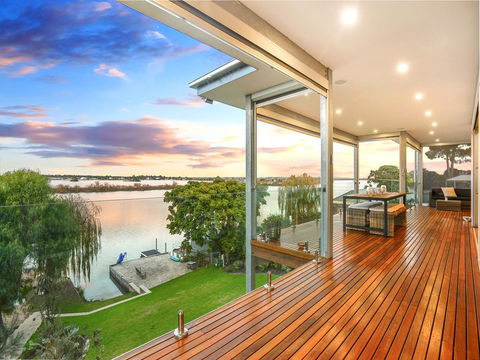 Muse On The Murray - Southport Accommodation 19