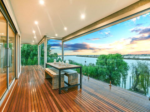 Muse On The Murray - Southport Accommodation 15