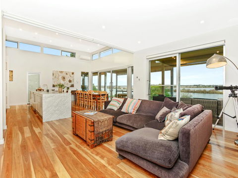 Muse On The Murray - Southport Accommodation 40