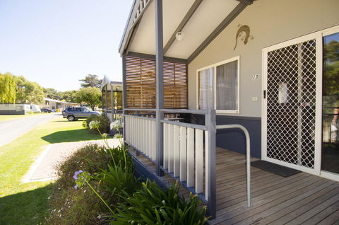 Lakeside Tourist Park - Southport Accommodation 11