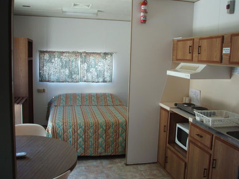 Lakeside Tourist Park - Southport Accommodation 13
