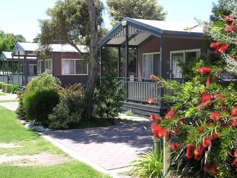 Lakeside Tourist Park - Southport Accommodation 17