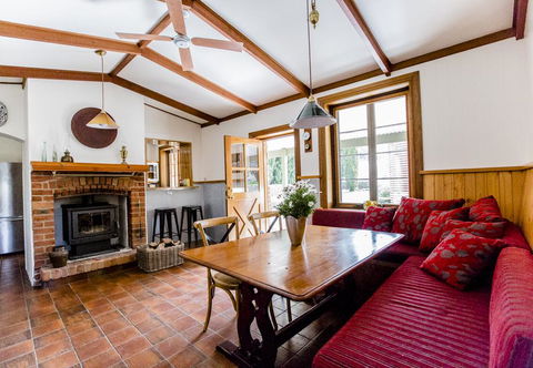 Grand Cru Estate Homestead - Southport Accommodation 3