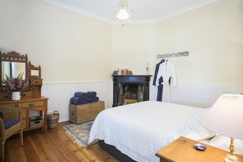 Grand Cru Estate Homestead - Southport Accommodation 16