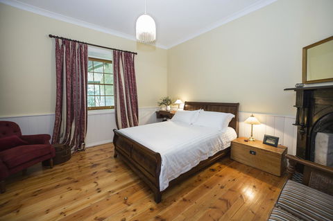 Grand Cru Estate Homestead - Southport Accommodation 12
