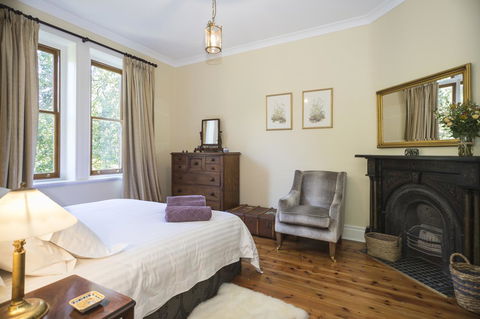 Grand Cru Estate Homestead - Southport Accommodation 17