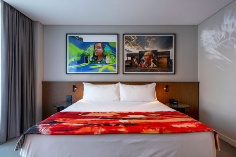 The Adnate Perth - Art Series - Accommodation Southport 16