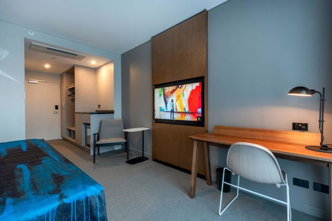 The Adnate Perth - Art Series - Accommodation Southport 12