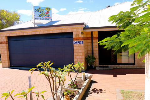 Lazy Lobster Holiday Units & Chalets - Southport Accommodation 17