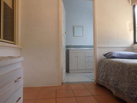 Lazy Lobster Holiday Units & Chalets - Southport Accommodation 13