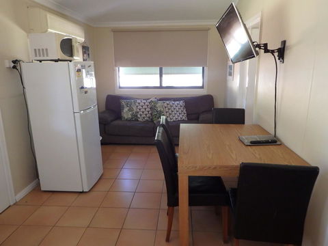 Lazy Lobster Holiday Units & Chalets - Southport Accommodation 5