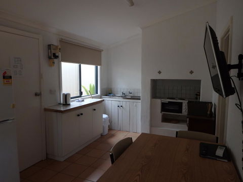 Lazy Lobster Holiday Units & Chalets - Southport Accommodation 16