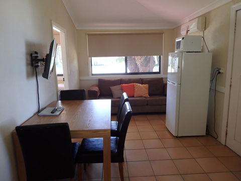 Lazy Lobster Holiday Units & Chalets - Southport Accommodation 3
