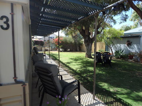 Lazy Lobster Holiday Units & Chalets - Southport Accommodation 9
