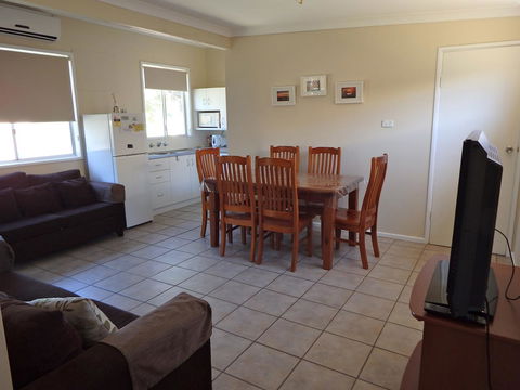 Lazy Lobster Holiday Units & Chalets - Southport Accommodation 23