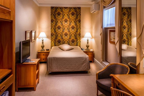European Hotel - Accommodation Southport 11