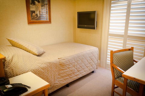 European Hotel - Accommodation Southport 34