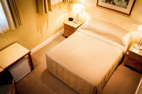 European Hotel - Accommodation Southport 28