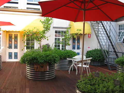 European Hotel - Accommodation Southport 7