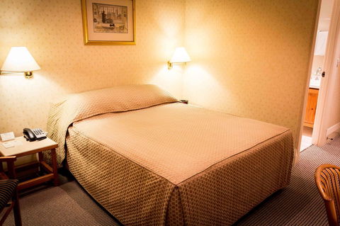 European Hotel - Accommodation Southport 32