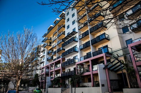 Perth Short Stays - Accommodation Southport 0