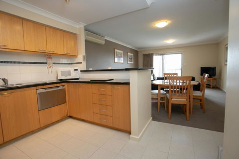 Perth Short Stays - Accommodation Southport 11