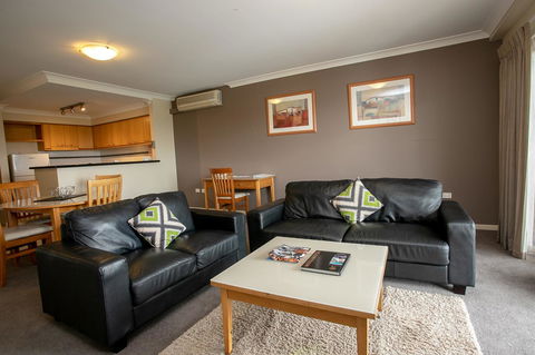 Perth Short Stays - Accommodation Southport 12