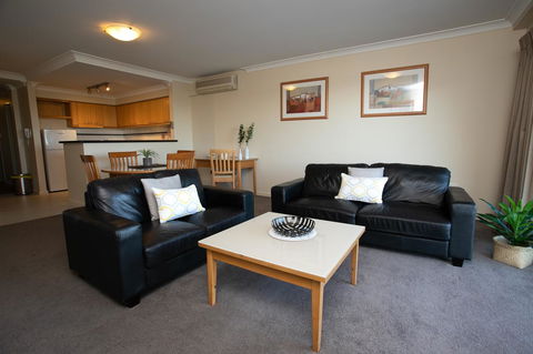 Perth Short Stays - Accommodation Southport 6