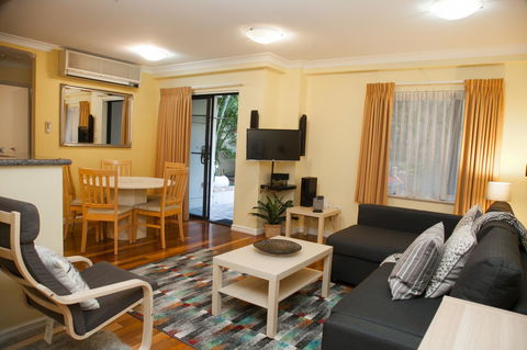 Perth Short Stays - Accommodation Southport 10